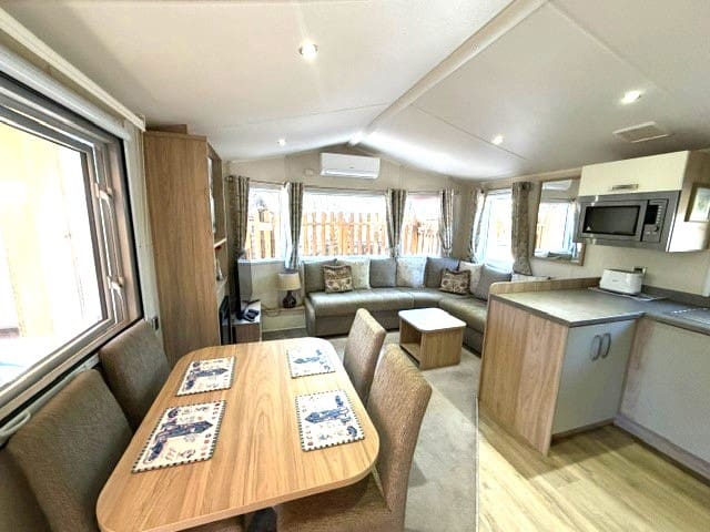 2 bedroom Mobile Home for sale in Cabopino, Marbella with pool garage - € 83,229 (Ref: 9854343)
