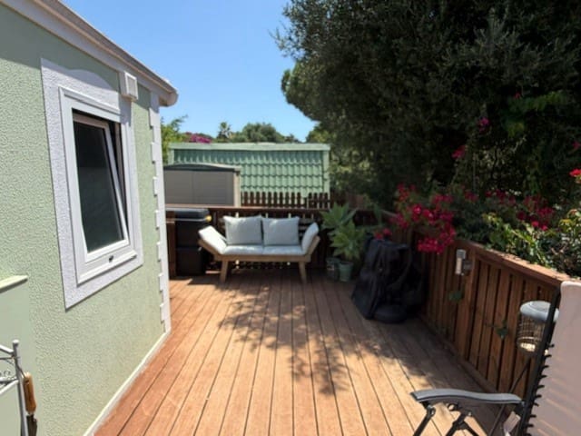 2 Zimmer Mobilhaus zu verkaufen in Cabopino mit Pool Garage - 89.672 € (Ref: 9905010)