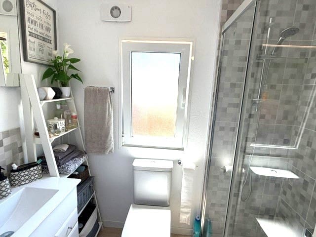 2 Zimmer Mobilhaus zu verkaufen in Cabopino, Marbella mit Pool Garage - 89.672 € (Ref: 9905010)