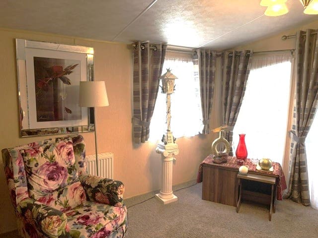 2 bedroom Mobile Home for sale in Cabopino, Marbella with pool garage - € 78,897 (Ref: 9922817)