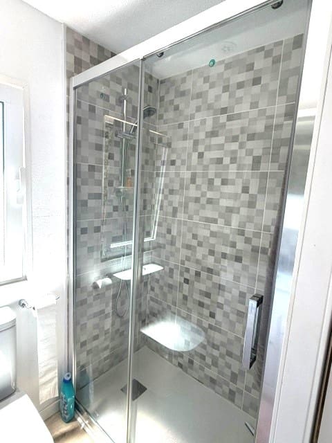 2 Zimmer Mobilhaus zu verkaufen in Cabopino mit Pool - 90.473 € (Ref: 9944358)