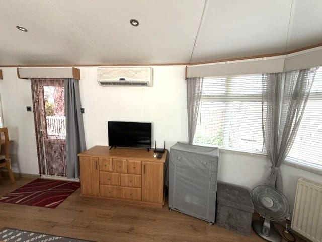 2 bedroom Mobile Home for sale in Cabopino with pool garage - € 79,630 (Ref: 9981445)