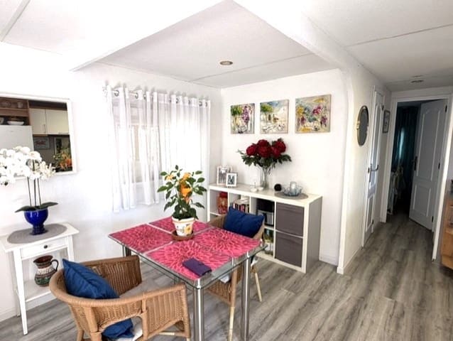 Casa Móvil de 2 habitaciones en Cabopino, Marbella en venta con piscina garaje - 81.671 € (Ref: 9997689)