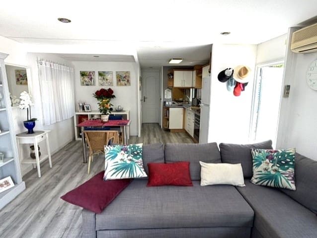 Casa Móvil de 2 habitaciones en Cabopino, Marbella en venta con piscina garaje - 81.671 € (Ref: 9997689)