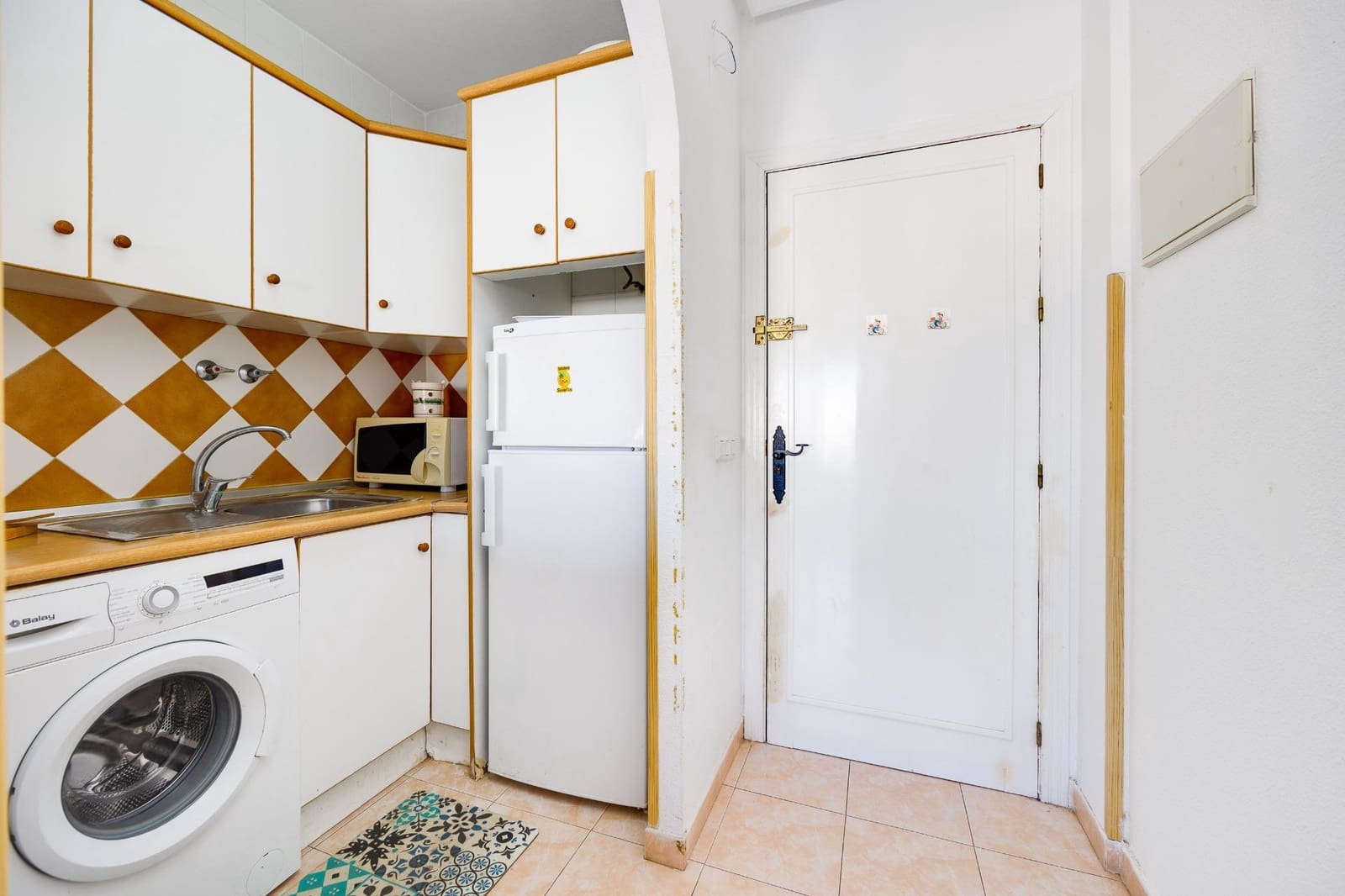 2 bedroom Apartment for sale in Torrevieja with pool - € 129,900 (Ref: 4155777)