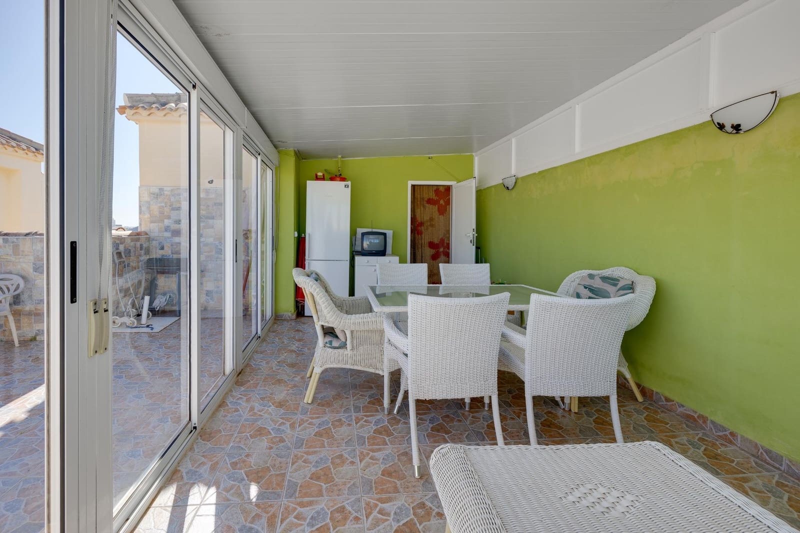 2 bedroom Apartment for sale in Torrevieja with pool - € 129,900 (Ref: 4155777)