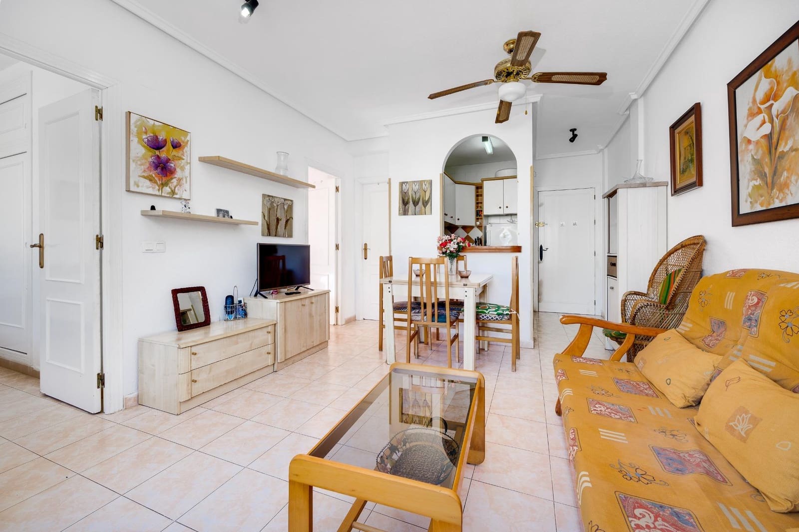 2 bedroom Apartment for sale in Torrevieja with pool - € 129,900 (Ref: 4155777)