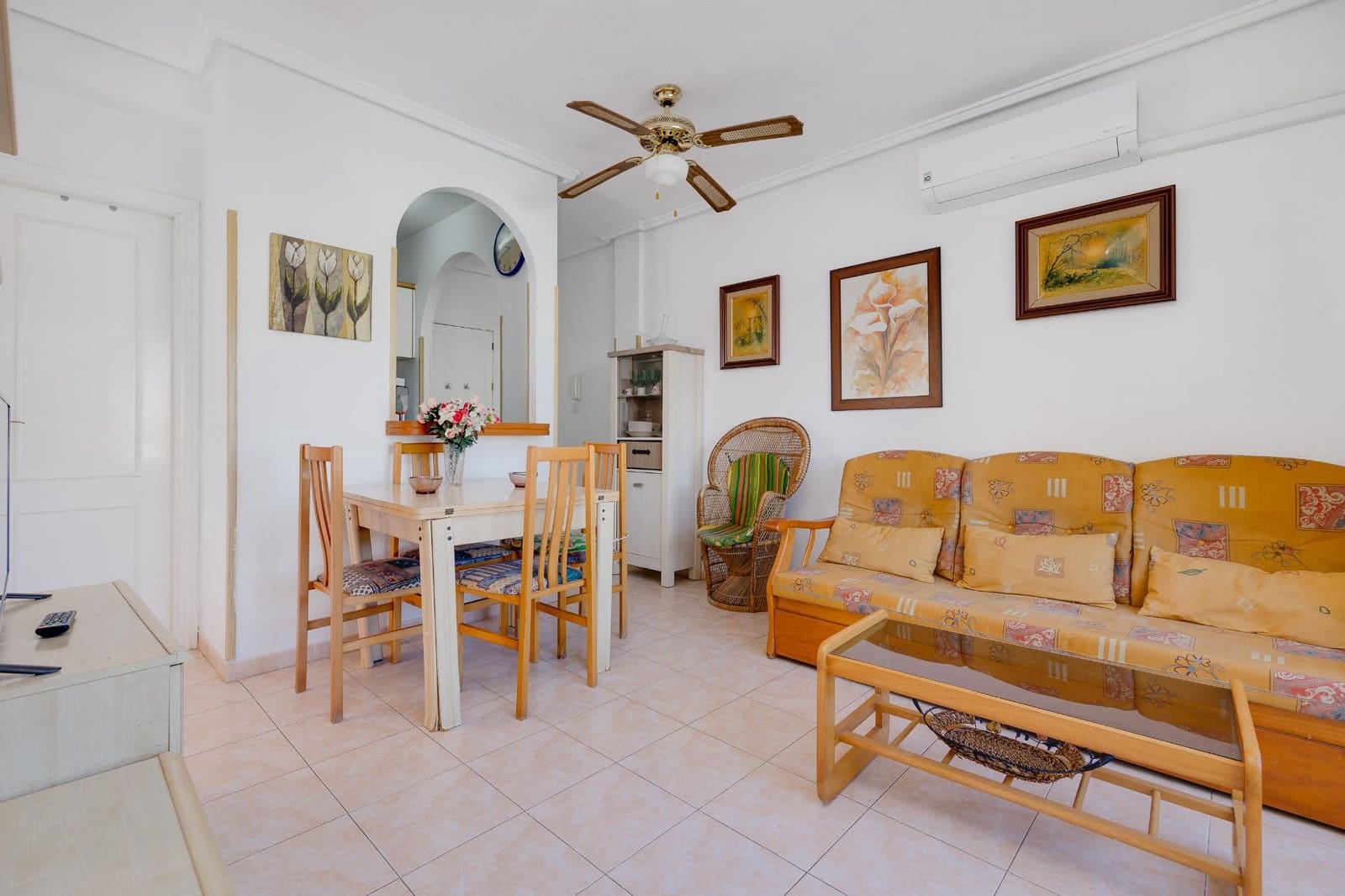 2 bedroom Apartment for sale in Torrevieja with pool - € 129,900 (Ref: 4155777)