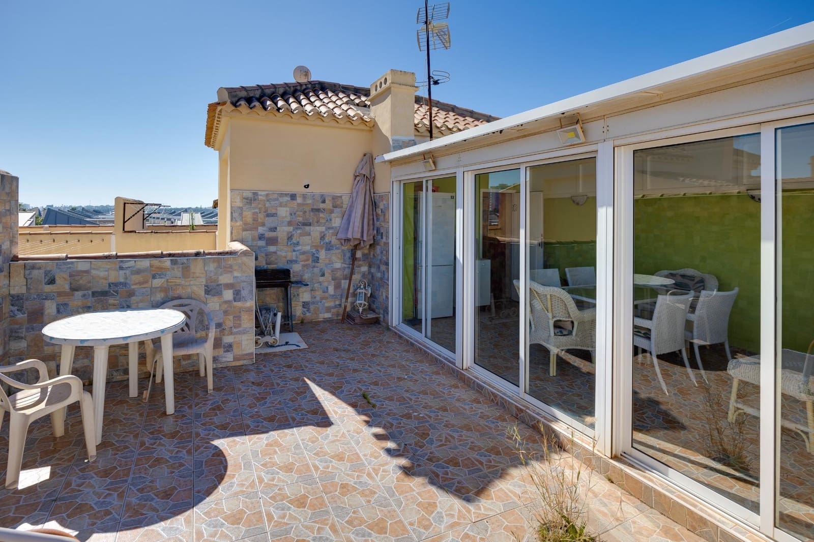 2 bedroom Apartment for sale in Torrevieja with pool - € 129,900 (Ref: 4155777)