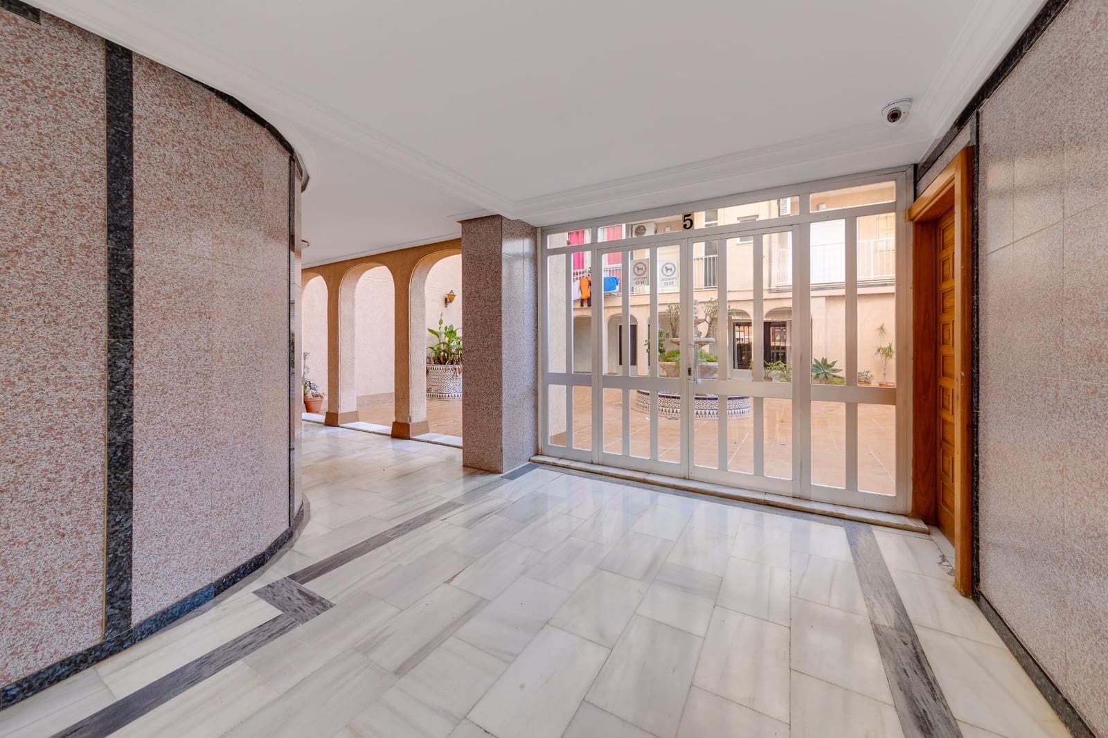 Studio na sprzedaż w Torrevieja - 88 900 € (Ref: 8308838)