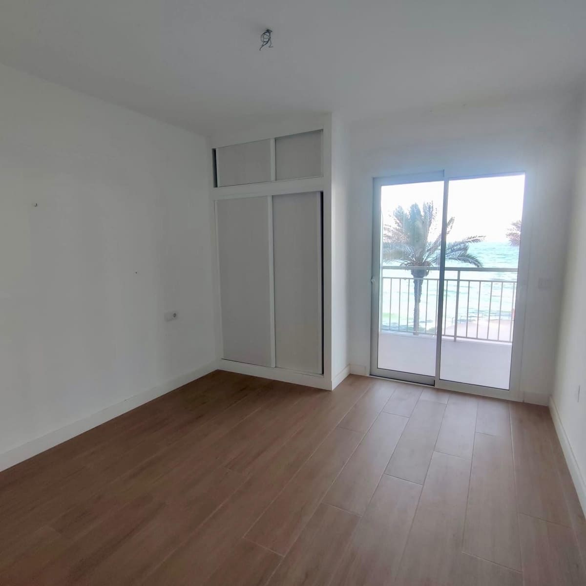 Apartamento de 4 habitaciones en Torrevieja en venta - 379.000 € (Ref: 8421462)