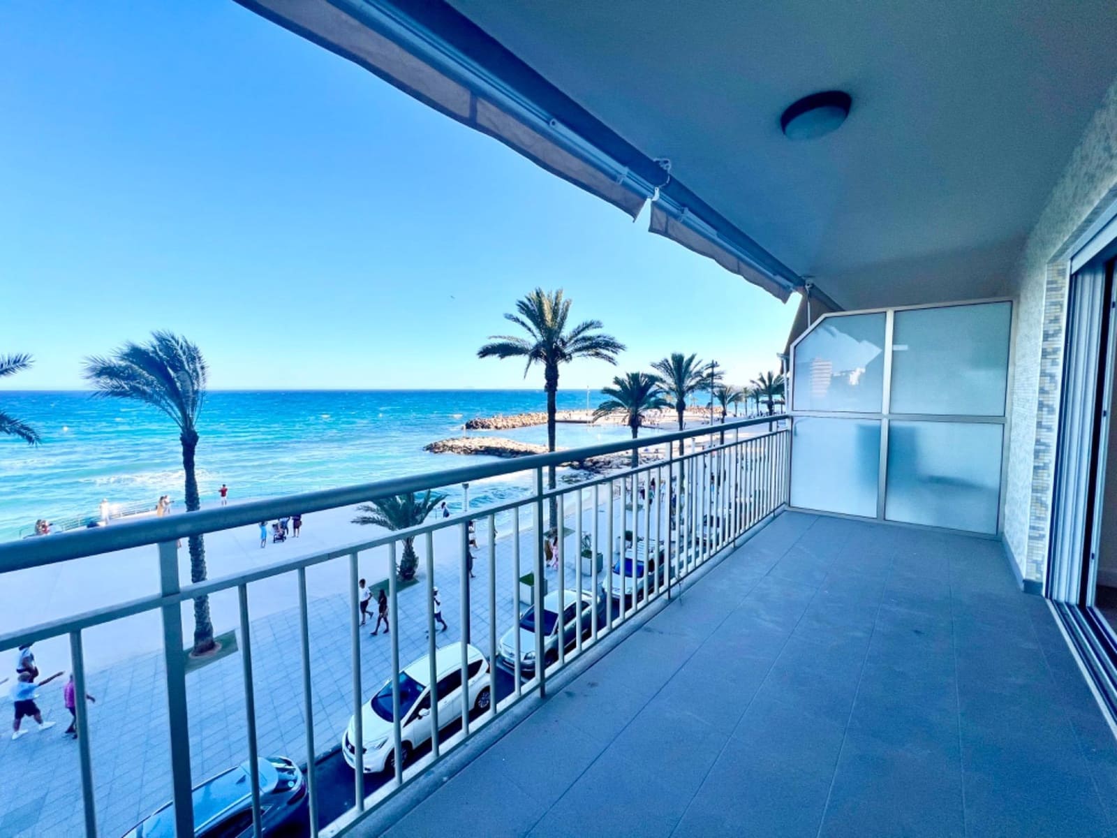 Apartamento de 4 habitaciones en Torrevieja en venta - 379.000 € (Ref: 8421462)