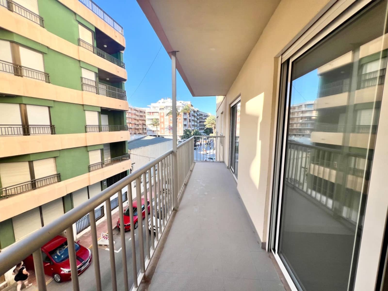 Apartamento de 4 habitaciones en Torrevieja en venta - 379.000 € (Ref: 8421462)