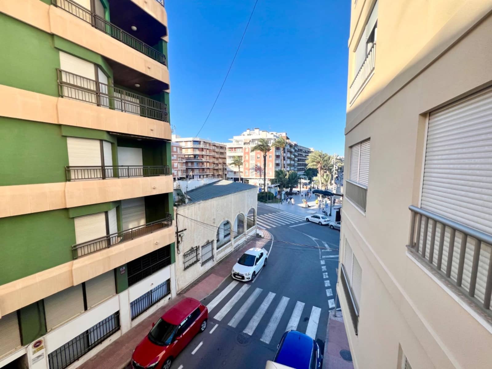 Apartamento de 4 habitaciones en Torrevieja en venta - 379.000 € (Ref: 8421462)