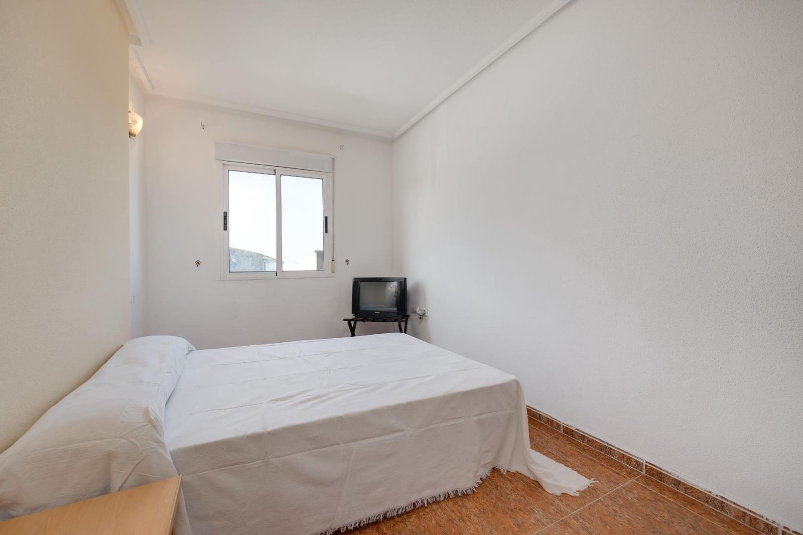 2 soveværelse Lejlighed til salg i Torrevieja med swimmingpool garage - € 110.900 (Ref: 8448273)