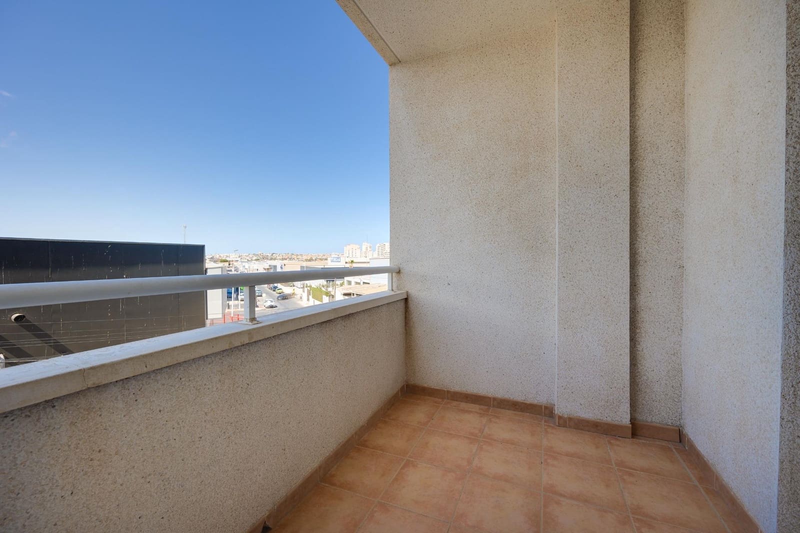 2 soveværelse Lejlighed til salg i Torrevieja med swimmingpool garage - € 110.900 (Ref: 8448273)