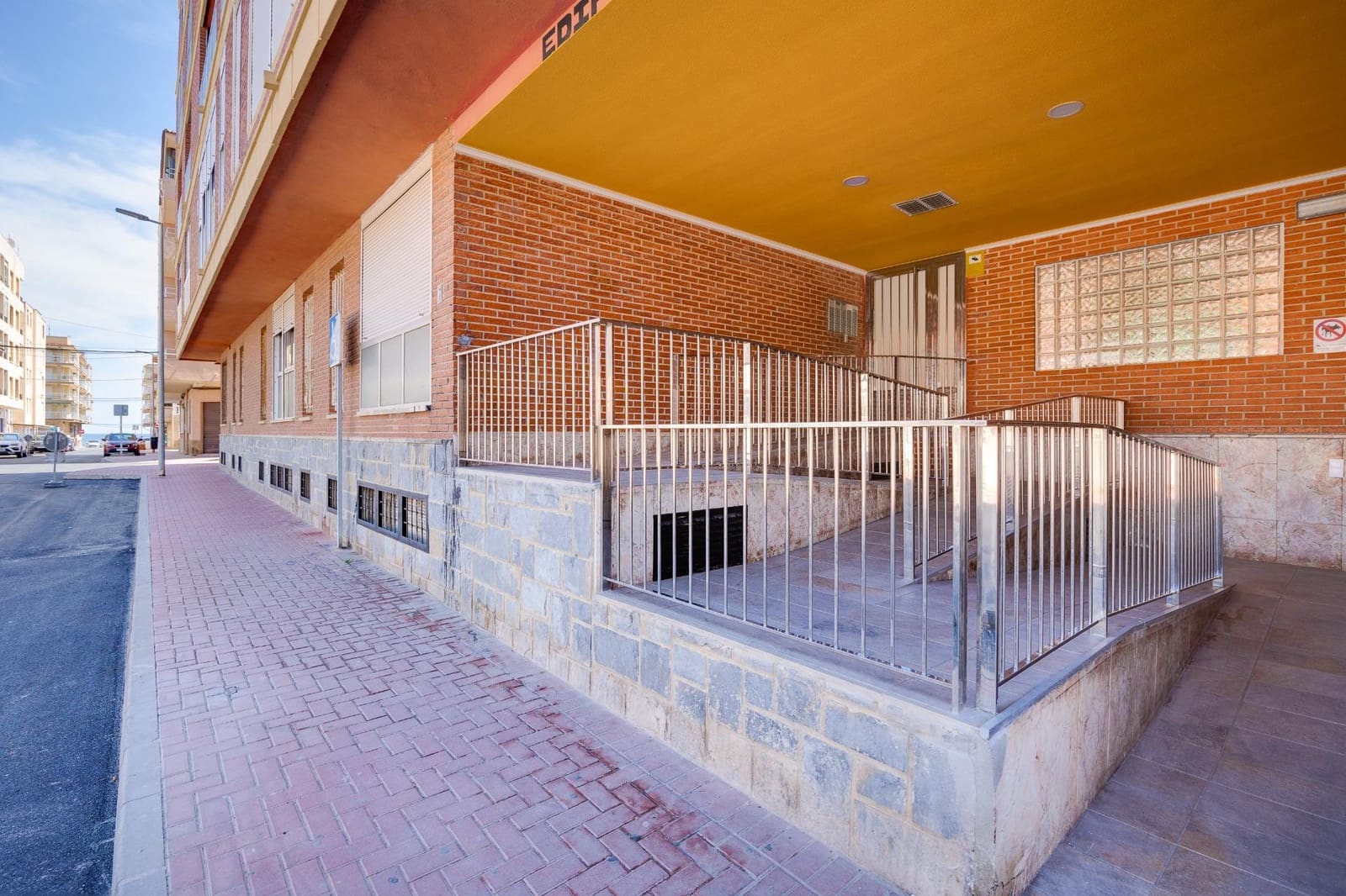 2 soveværelse Lejlighed til salg i Torrevieja med swimmingpool - € 119.500 (Ref: 8954369)