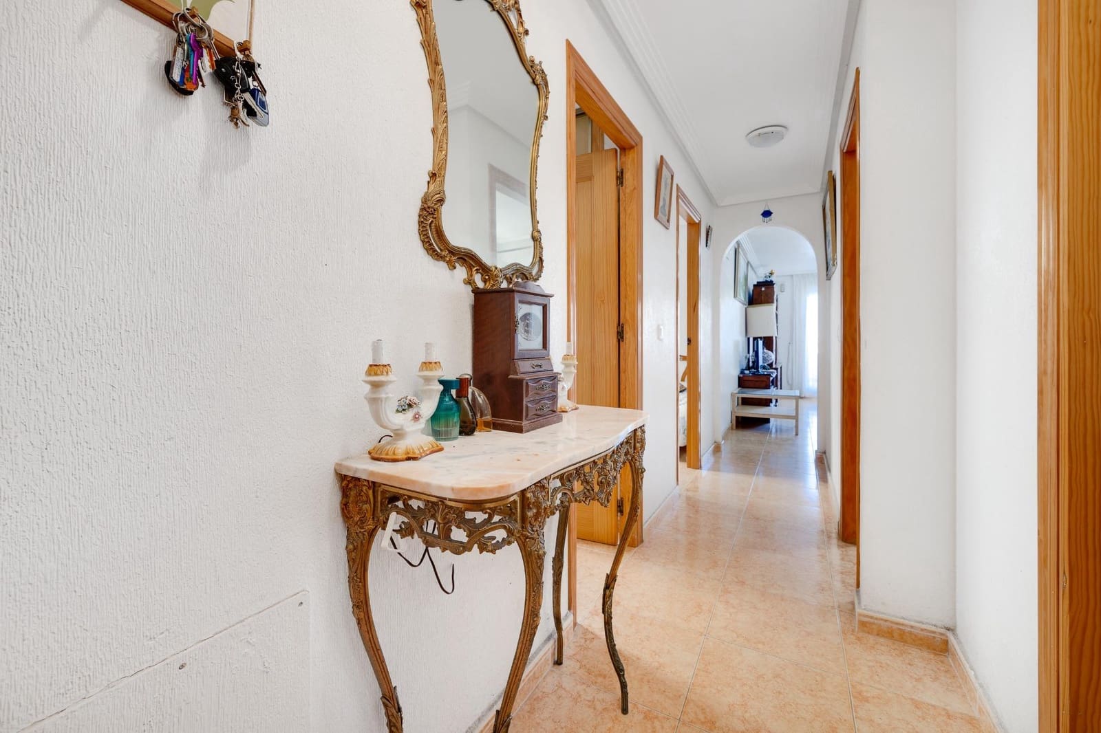 3 bedroom Penthouse for sale in Torrevieja with garage - € 185,000 (Ref: 9023105)