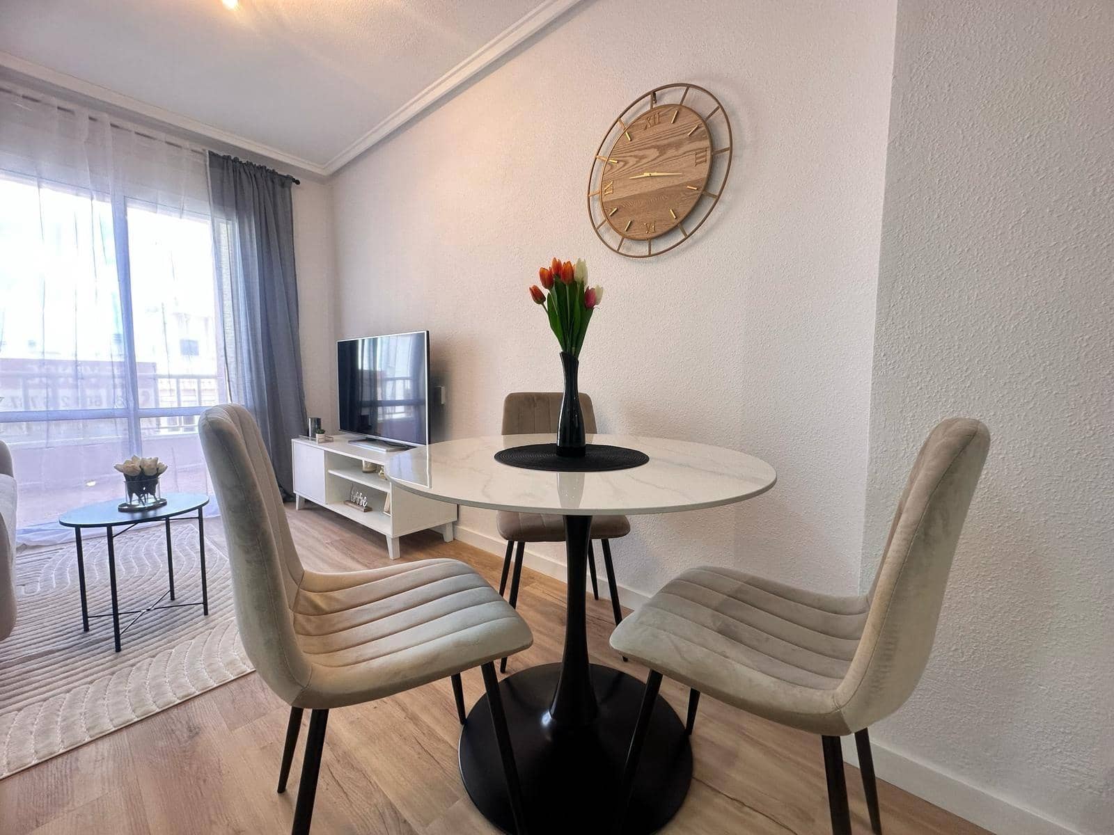 2 bedroom Apartment for sale in Torrevieja - € 164,900 (Ref: 9023109)