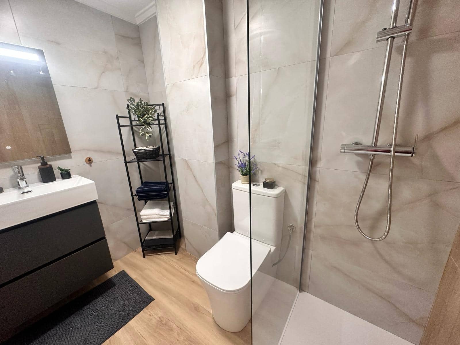 2 bedroom Apartment for sale in Torrevieja - € 164,900 (Ref: 9023109)