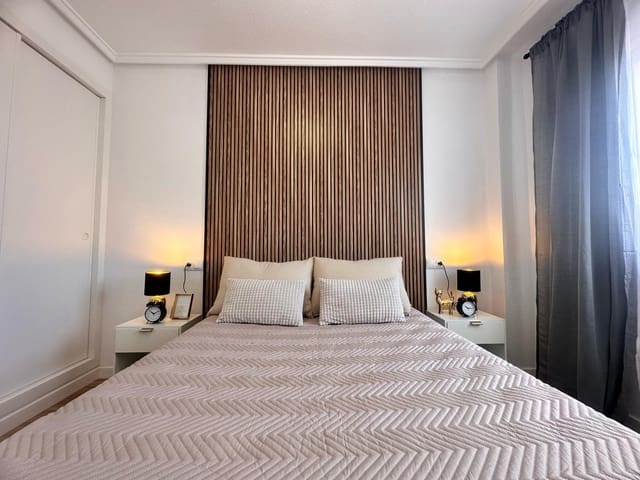 Apartamento de 2 habitaciones en Torrevieja en venta - 164.900 € (Ref: 9023109)