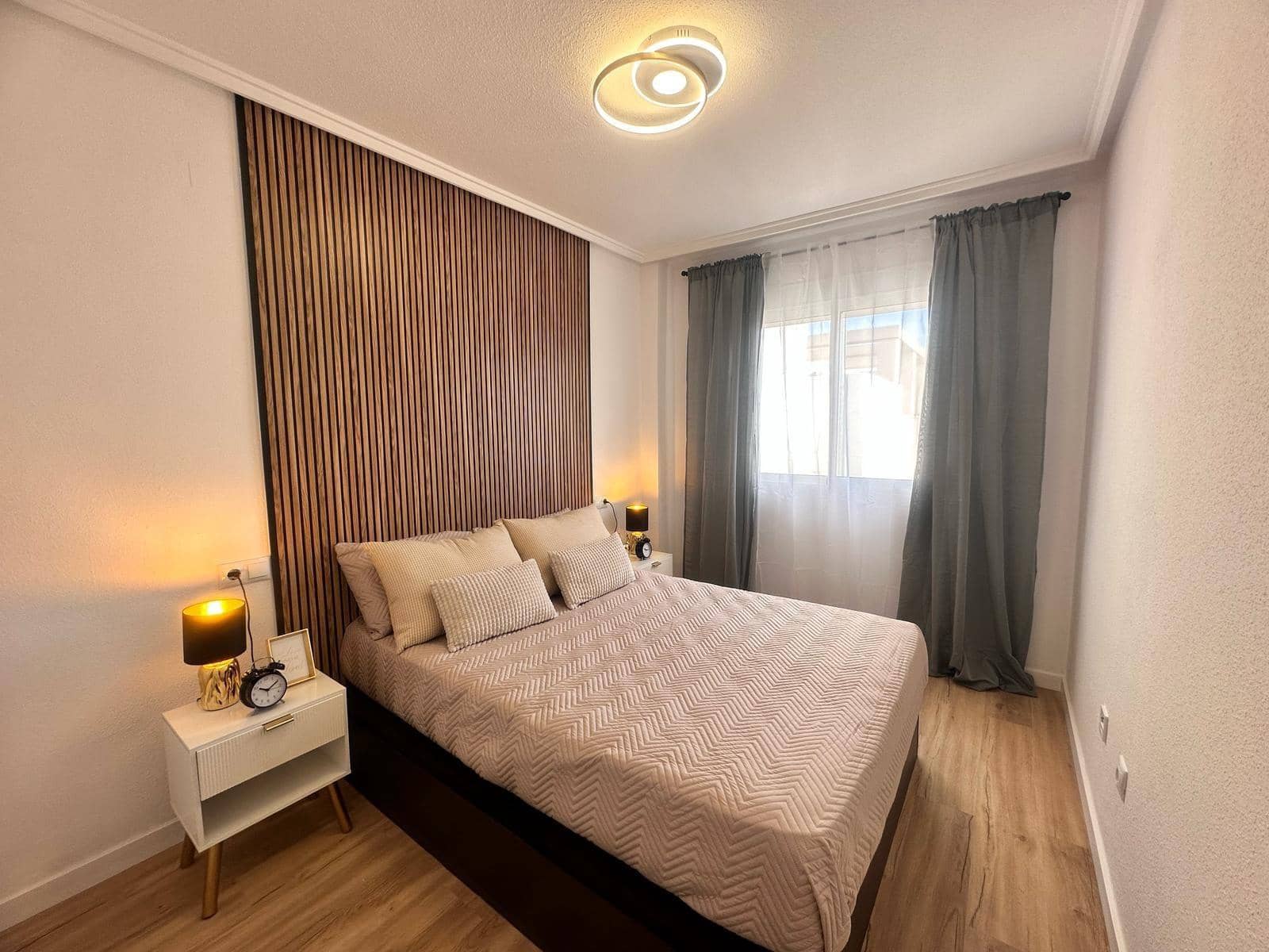 2 bedroom Apartment for sale in Torrevieja - € 164,900 (Ref: 9023109)