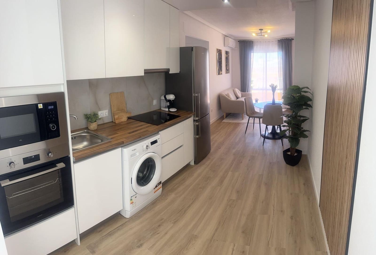 2 bedroom Apartment for sale in Torrevieja - € 164,900 (Ref: 9023109)