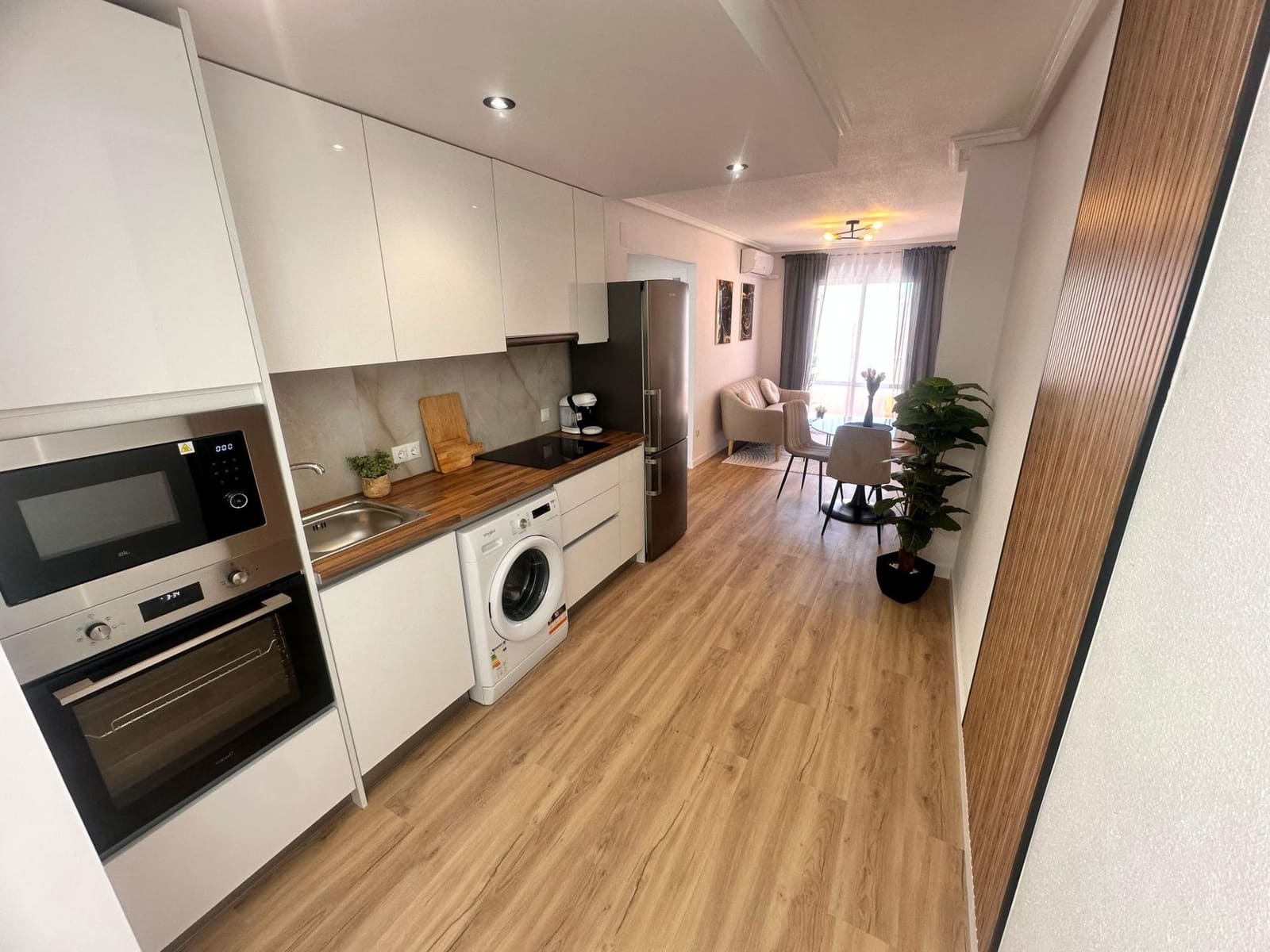 2 bedroom Apartment for sale in Torrevieja - € 164,900 (Ref: 9023109)