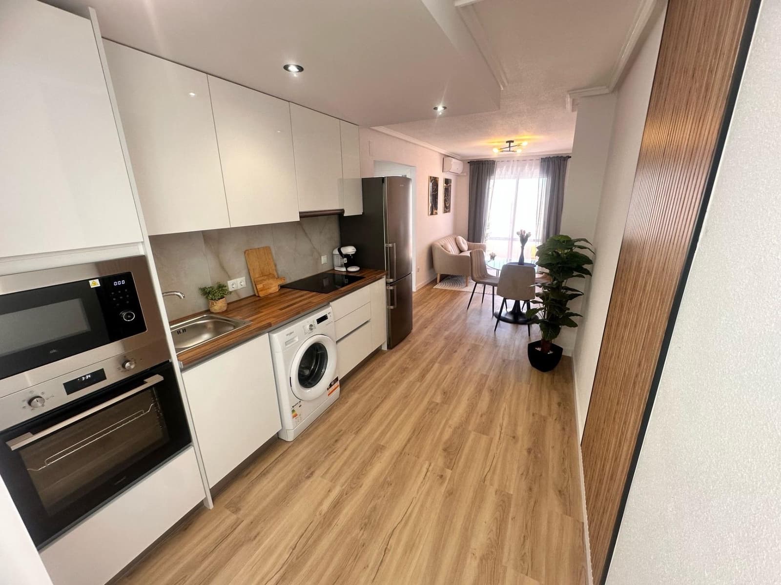 2 bedroom Apartment for sale in Torrevieja - € 164,900 (Ref: 9023109)