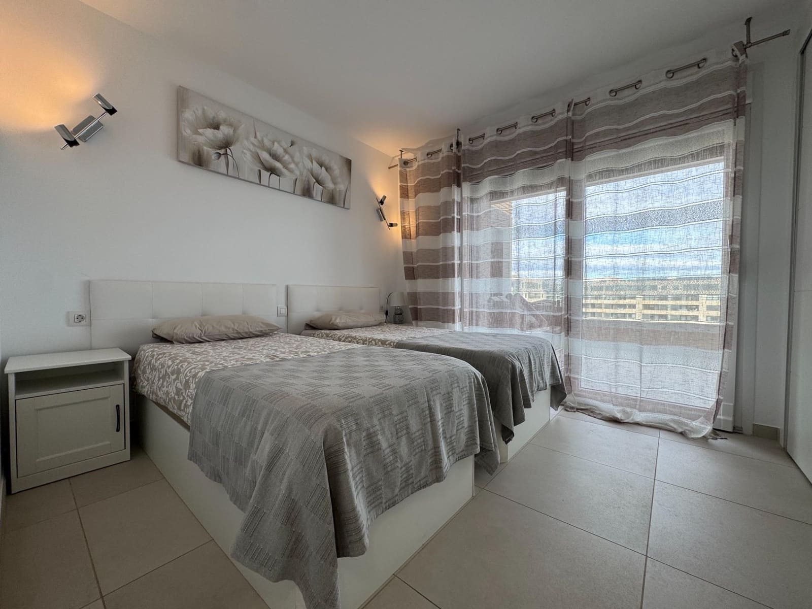 2 bedroom Apartment for sale in Punta Prima with pool garage - € 445,000 (Ref: 9048694)