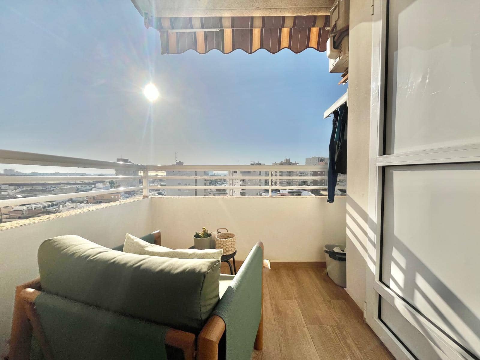 Apartamento de 2 habitaciones en Torrevieja en venta con piscina - 165.000 € (Ref: 9059689)