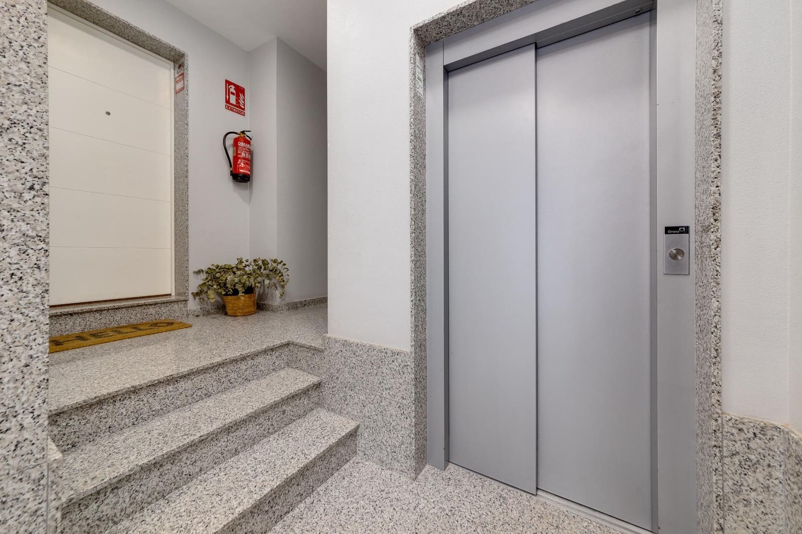 4 sypialnia Apartament na sprzedaż w Torrevieja - 399 000 € (Ref: 9068766)