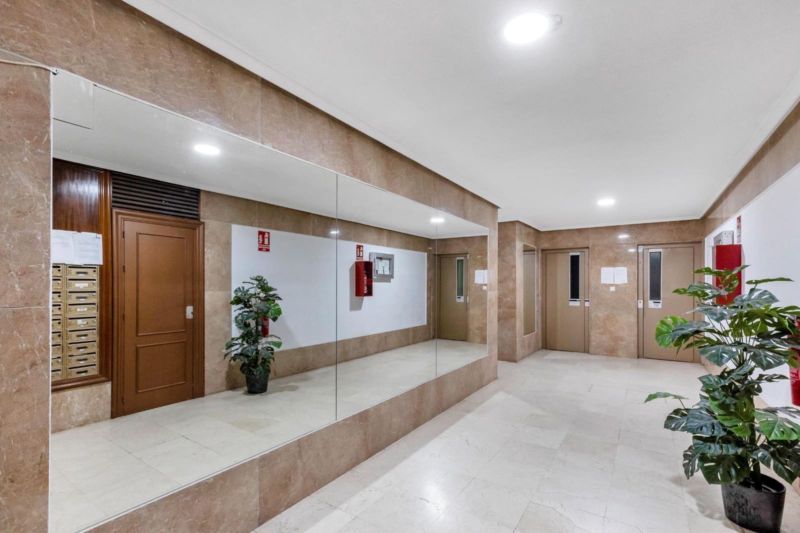 Apartamento de 2 habitaciones en Torrevieja en venta - 179.000 € (Ref: 9141547)