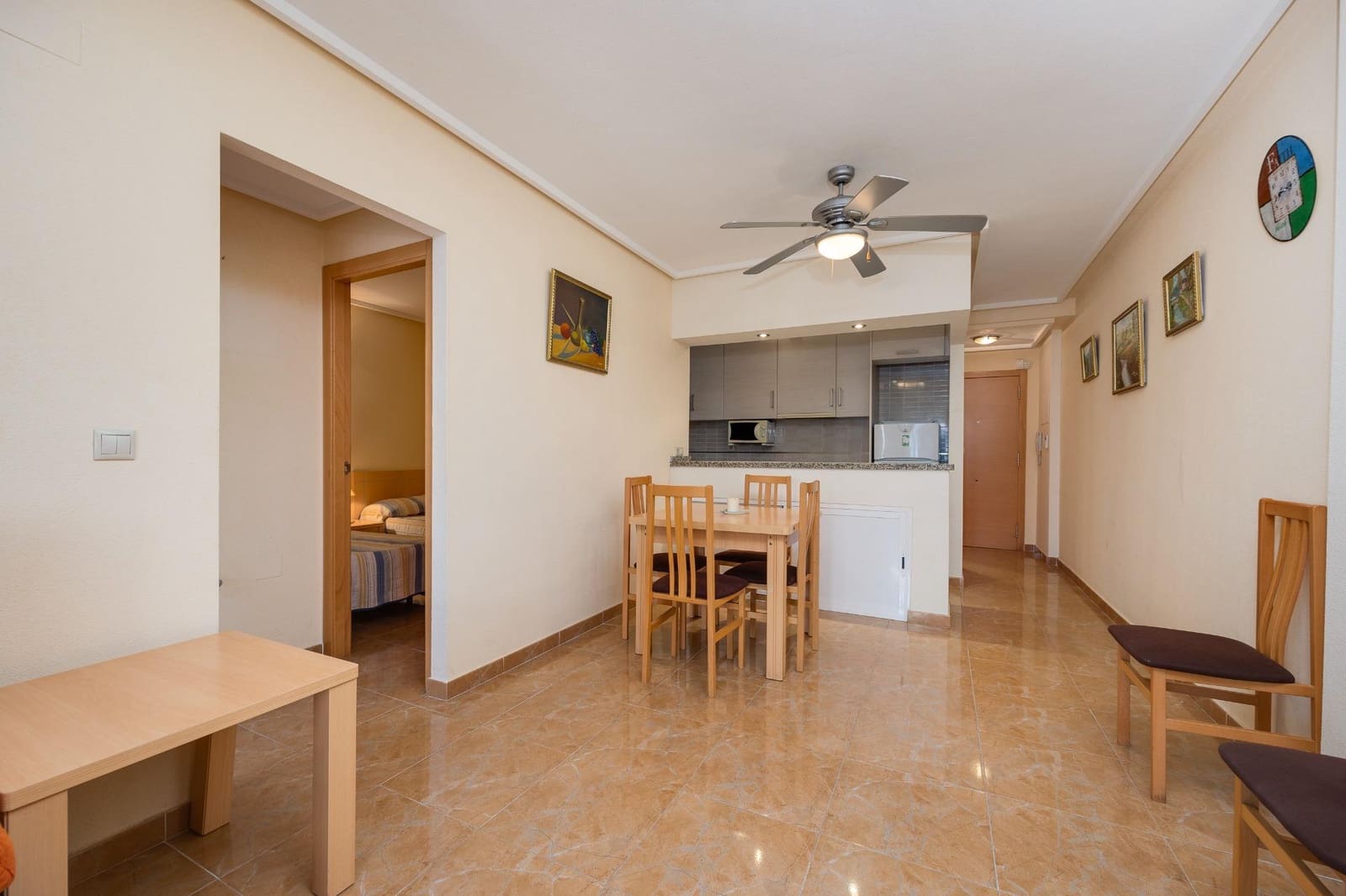 2 soverom Leilighet til salgs i Torrevieja med svømmebasseng garasje - € 123 900 (Ref: 9149180)