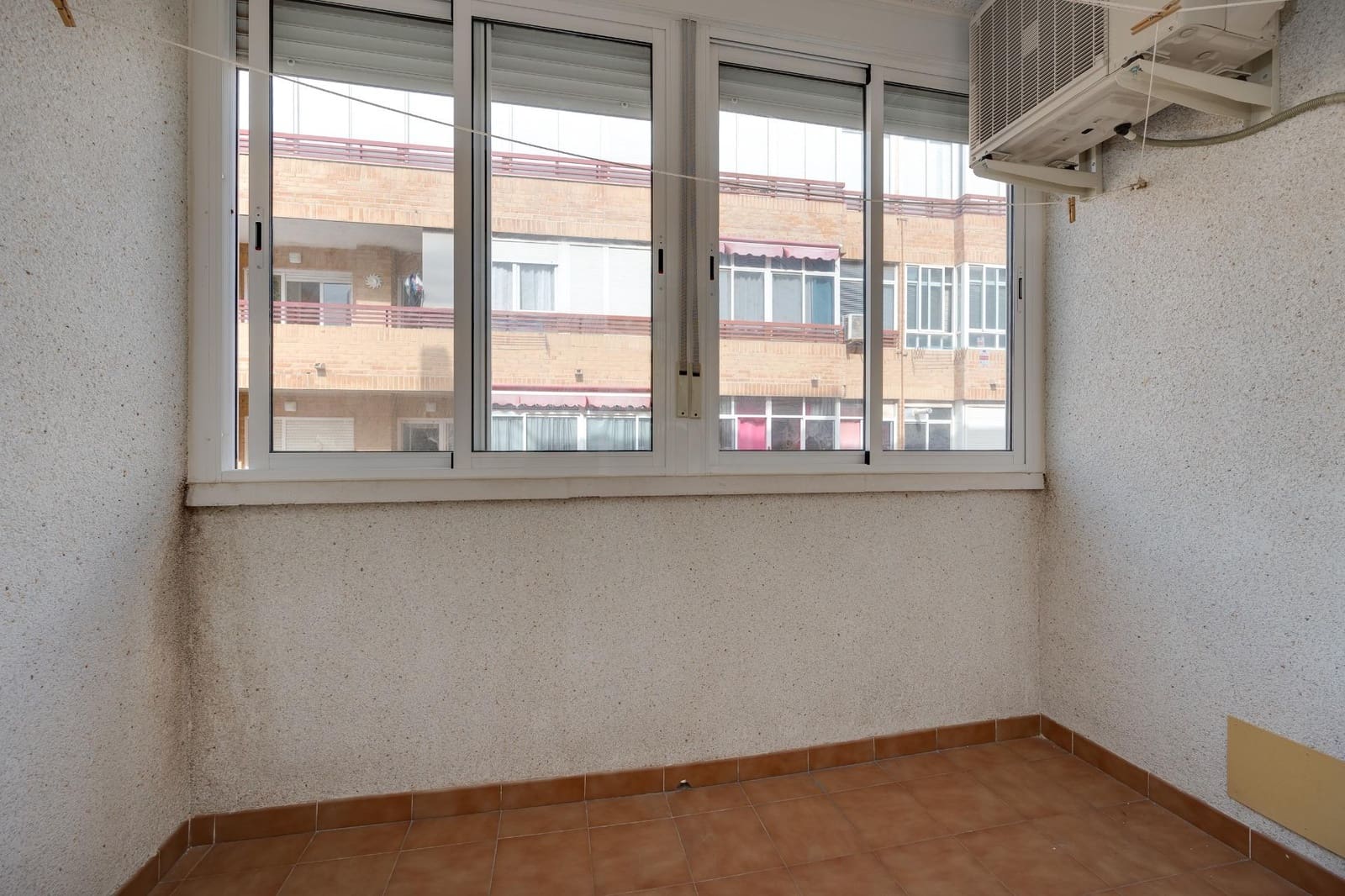 2 soverom Leilighet til salgs i Torrevieja med svømmebasseng garasje - € 123 900 (Ref: 9149180)