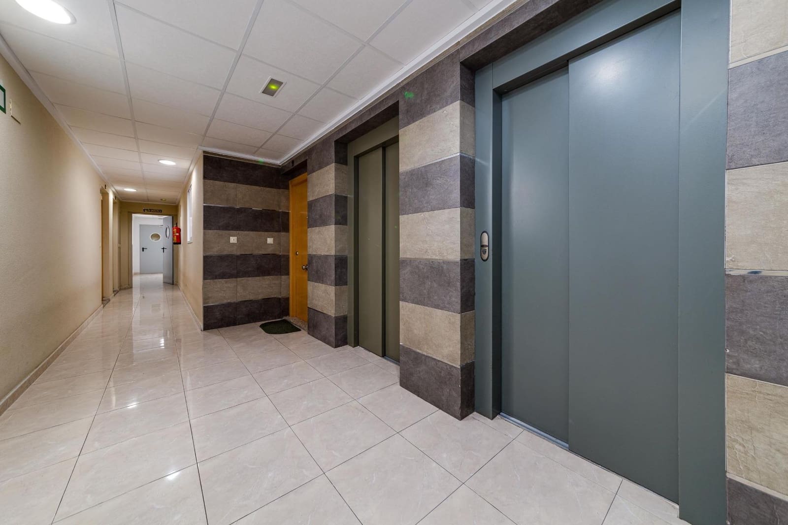 2 soverom Leilighet til salgs i Torrevieja med svømmebasseng garasje - € 123 900 (Ref: 9149180)