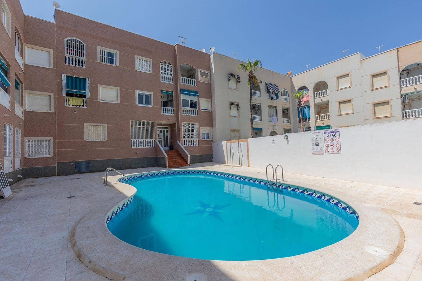 1 quarto Apartamento para venda em Torrevieja com piscina - 116 000 € (Ref: 9173404)