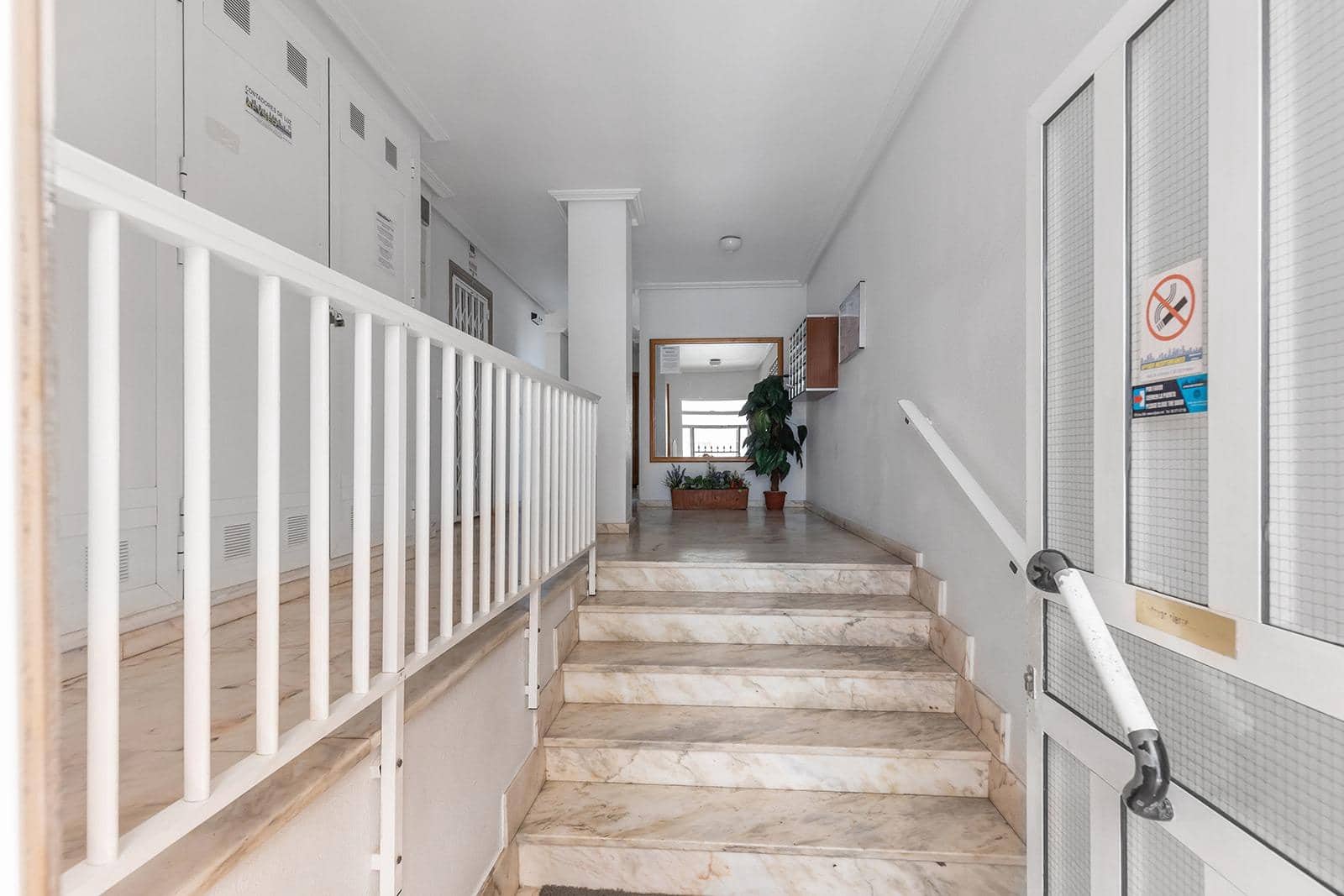 1 quarto Apartamento para venda em Torrevieja com piscina - 116 000 € (Ref: 9173404)