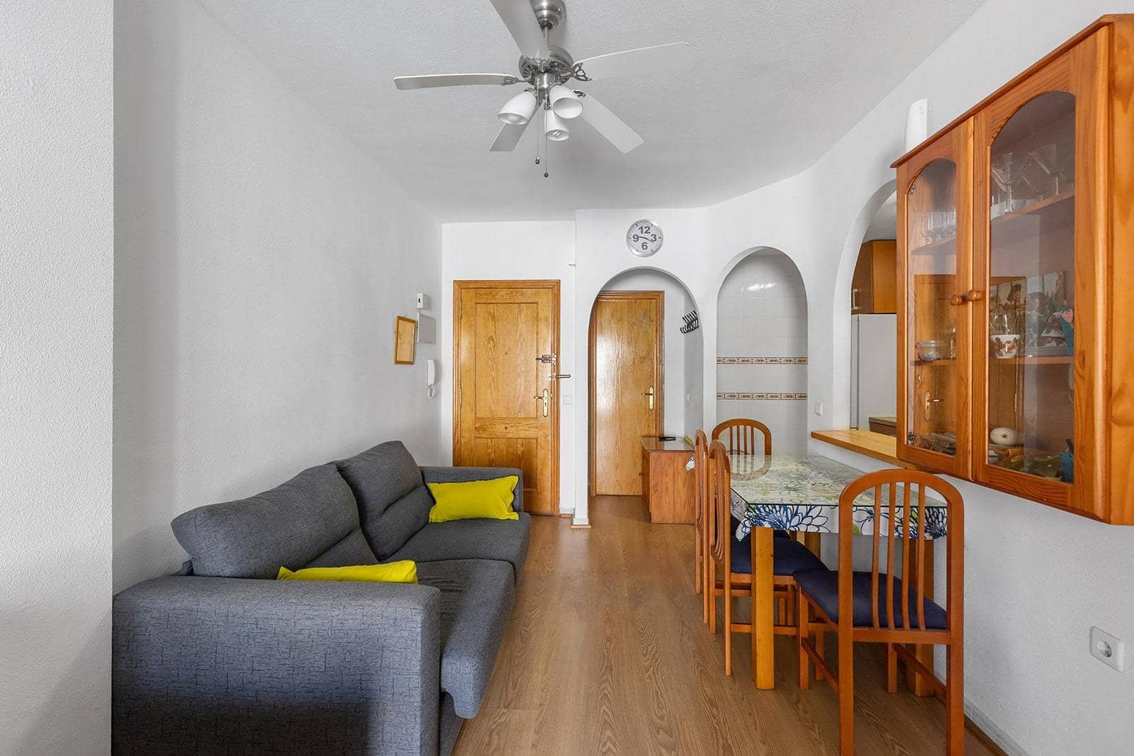 1 quarto Apartamento para venda em Torrevieja com piscina - 116 000 € (Ref: 9173404)