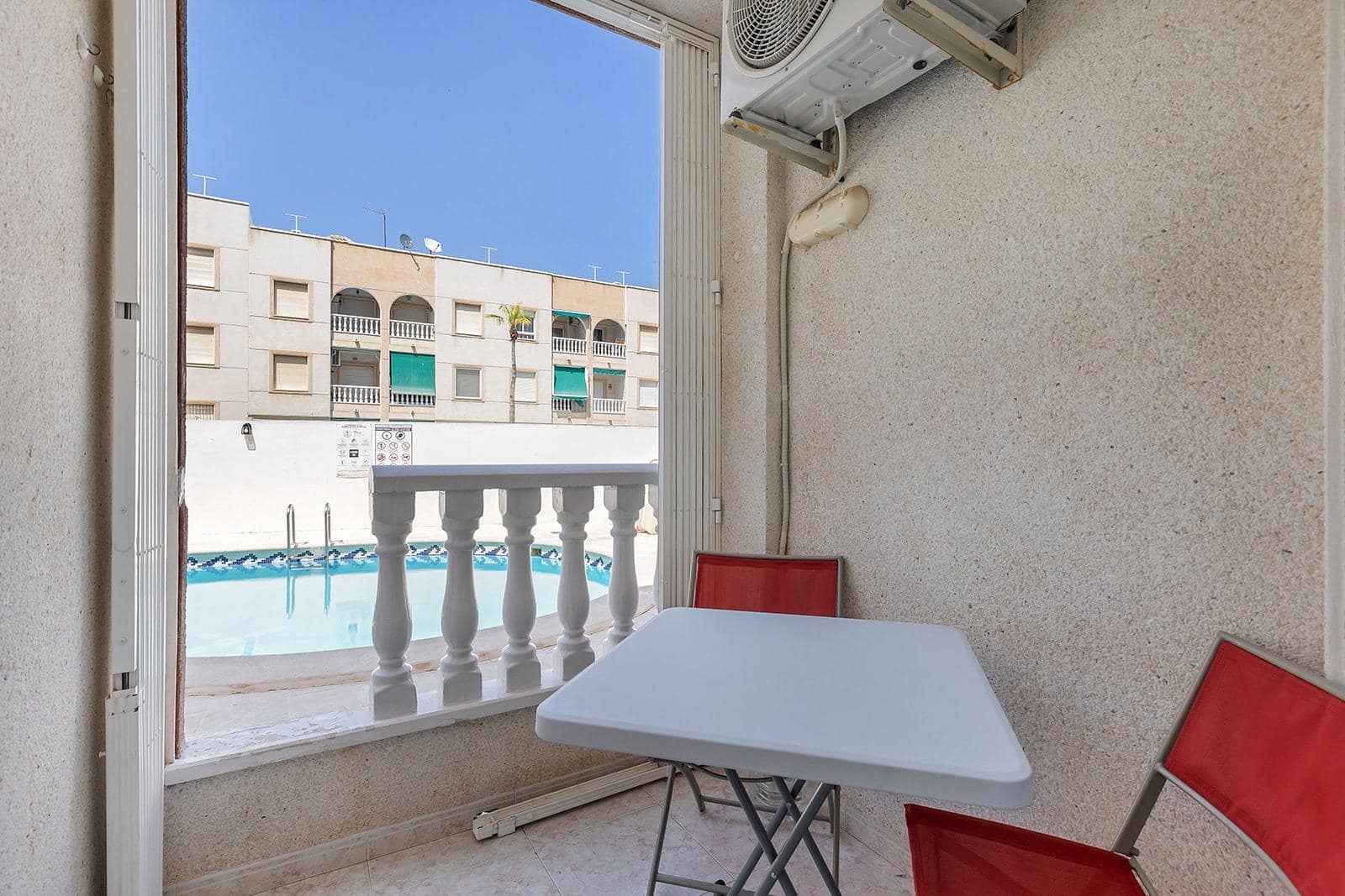 1 quarto Apartamento para venda em Torrevieja com piscina - 116 000 € (Ref: 9173404)