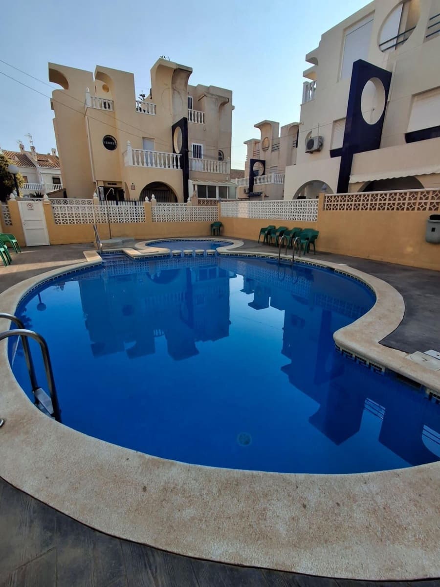 3 quarto Moradia para venda em Torrevieja com piscina - 179 900 € (Ref: 9185330)