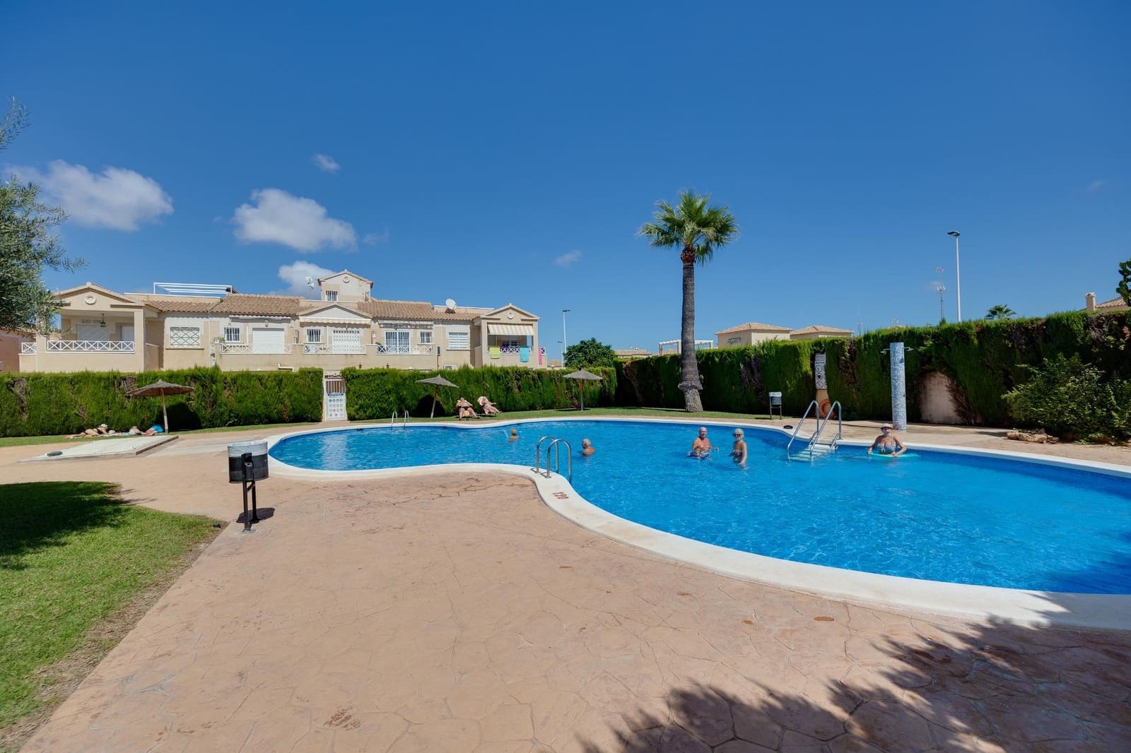 2 soverom Villa til salgs i Torrevieja med svømmebasseng - € 162 000 (Ref: 9240338)