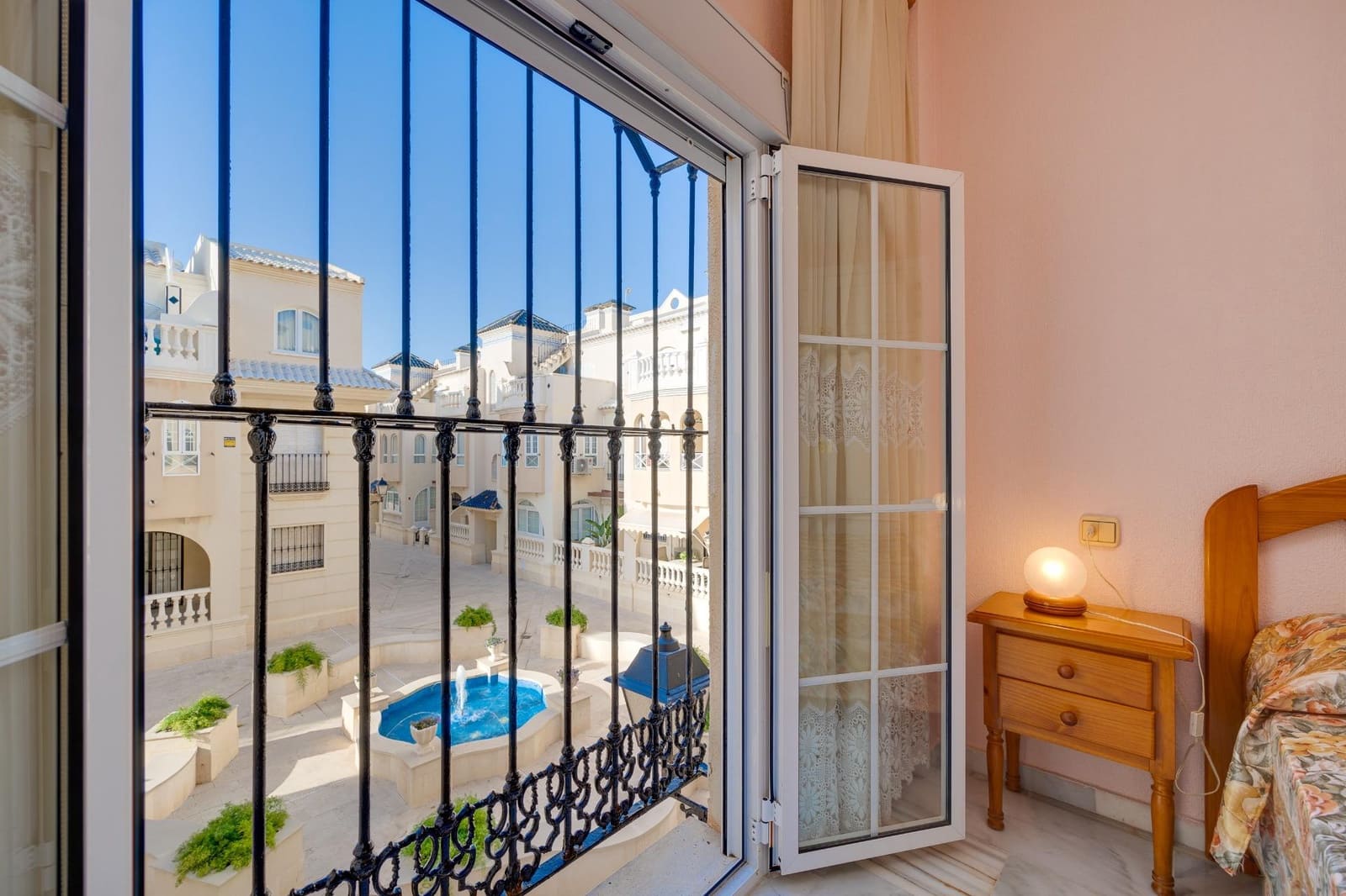 1 sovrum Lägenhet till salu i Torrevieja med pool - 149 500 € (Ref: 9321859)