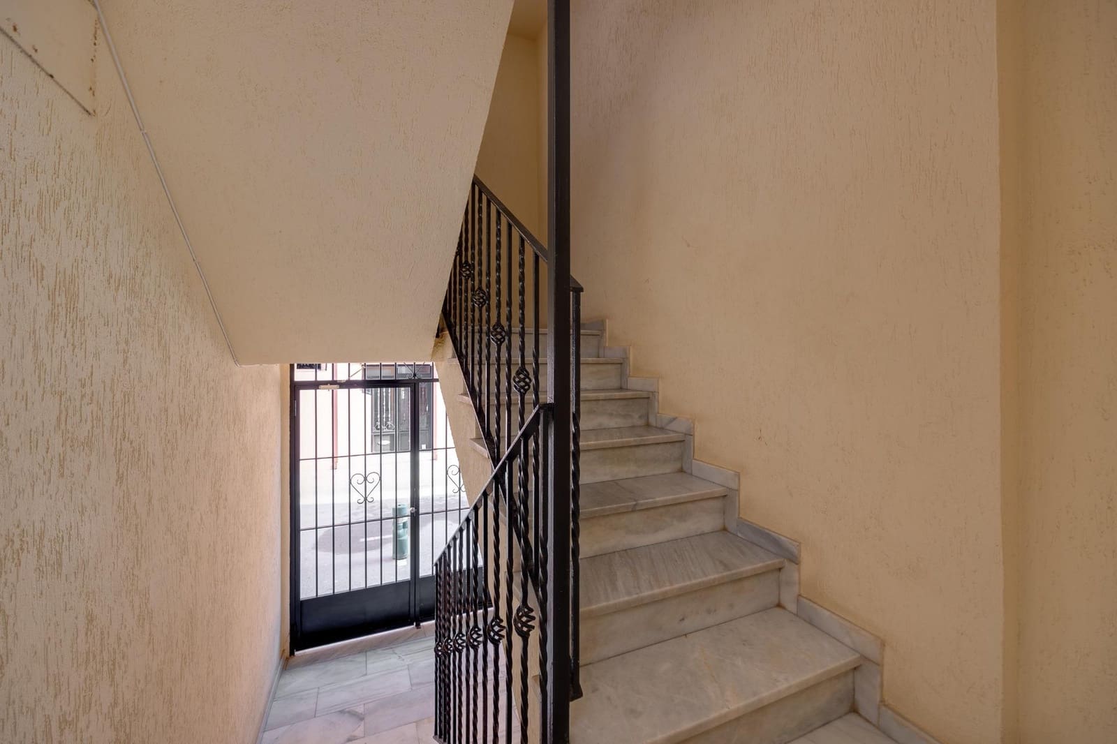 1 sovrum Lägenhet till salu i Torrevieja med pool - 149 500 € (Ref: 9321859)