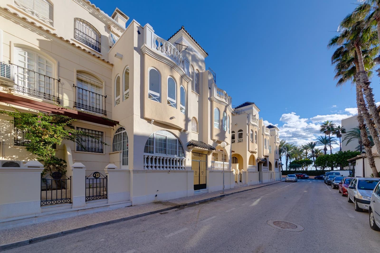 1 sovrum Lägenhet till salu i Torrevieja med pool - 149 500 € (Ref: 9321859)