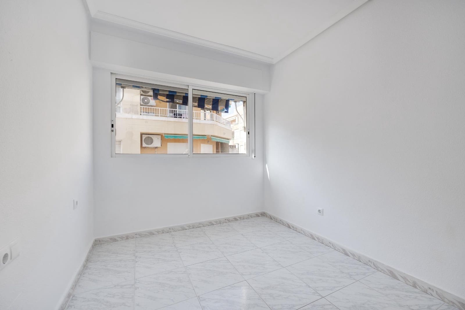 2 slaapkamer Appartement te koop in Torrevieja - € 164.000 (Ref: 9321866)