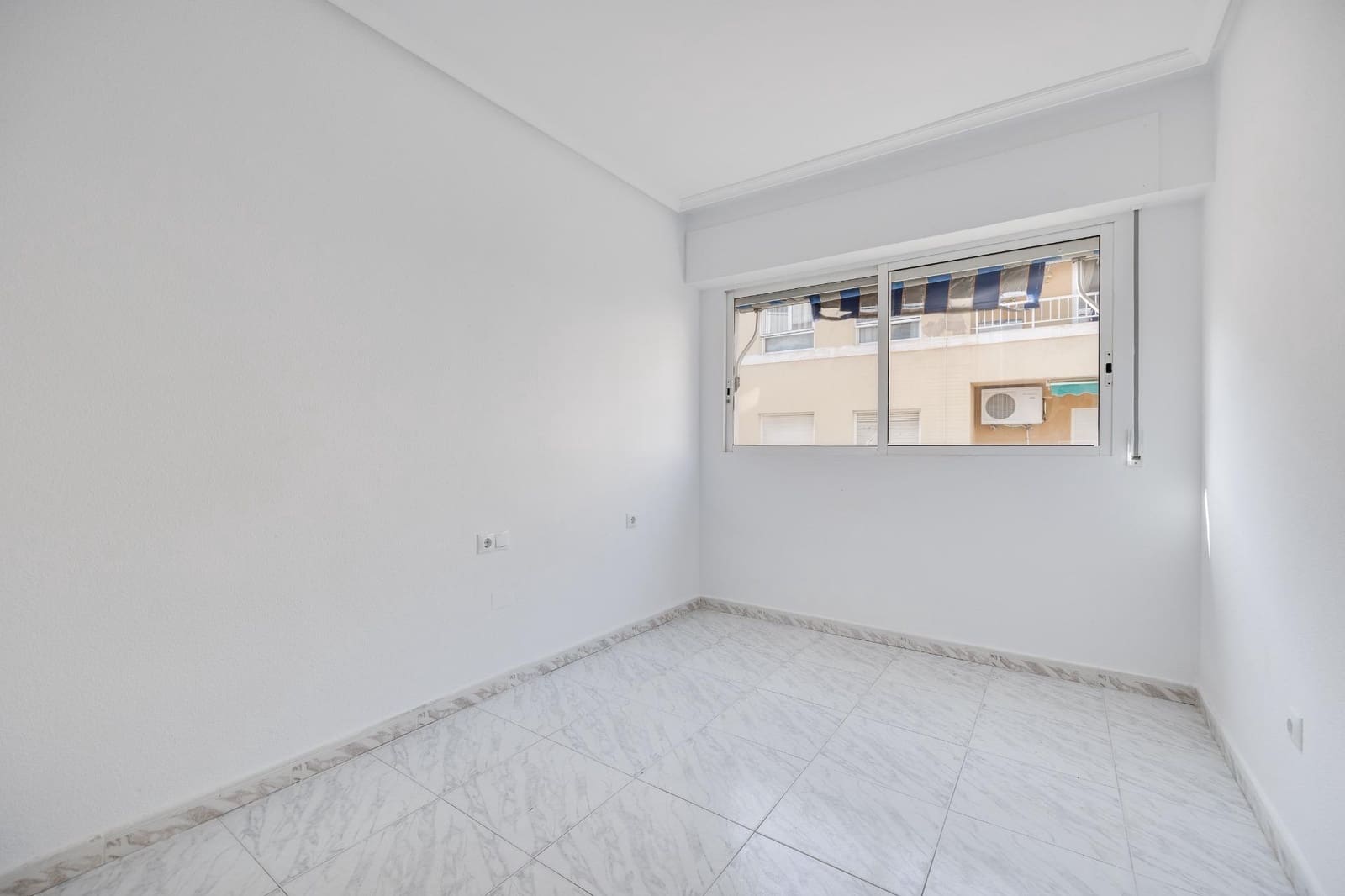 2 slaapkamer Appartement te koop in Torrevieja - € 164.000 (Ref: 9321866)
