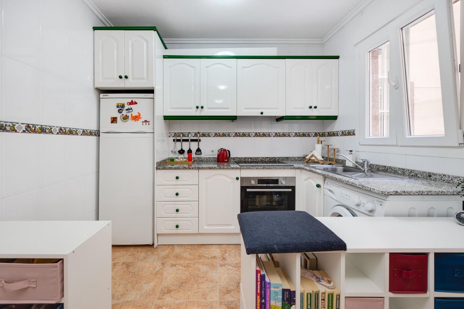 2 bedroom Apartment for sale in Torrevieja - € 127,900 (Ref: 9353580)