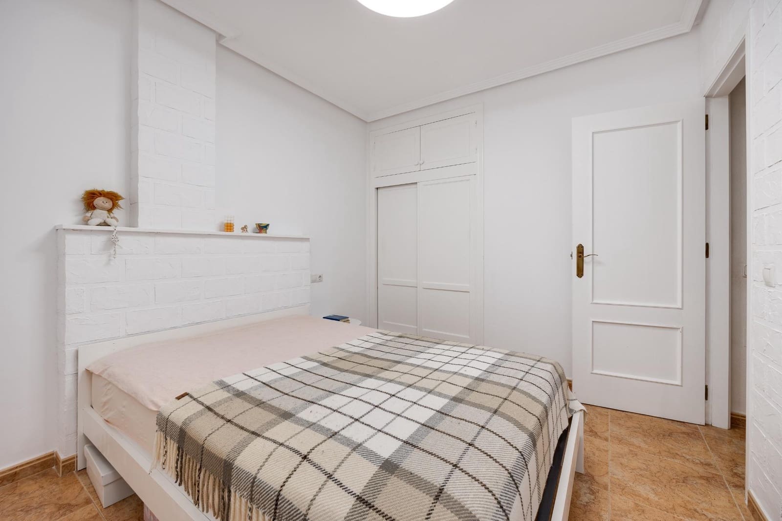 2 bedroom Apartment for sale in Torrevieja - € 127,900 (Ref: 9353580)