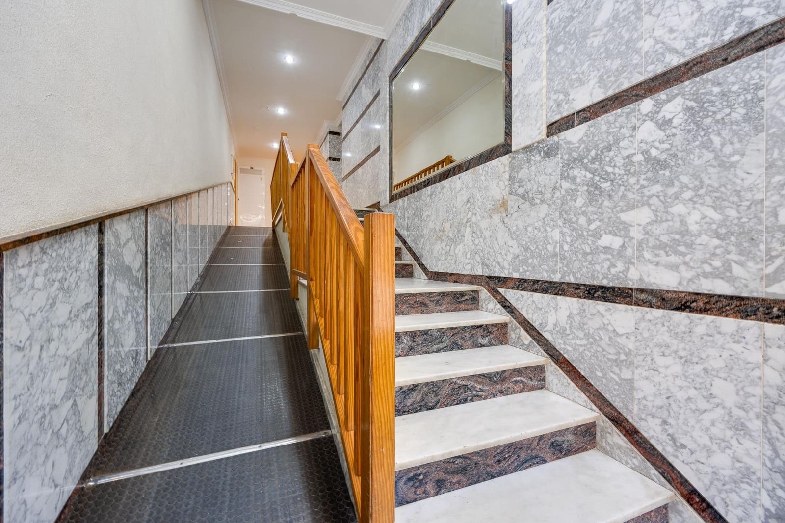 2 bedroom Apartment for sale in Torrevieja - € 127,900 (Ref: 9353580)